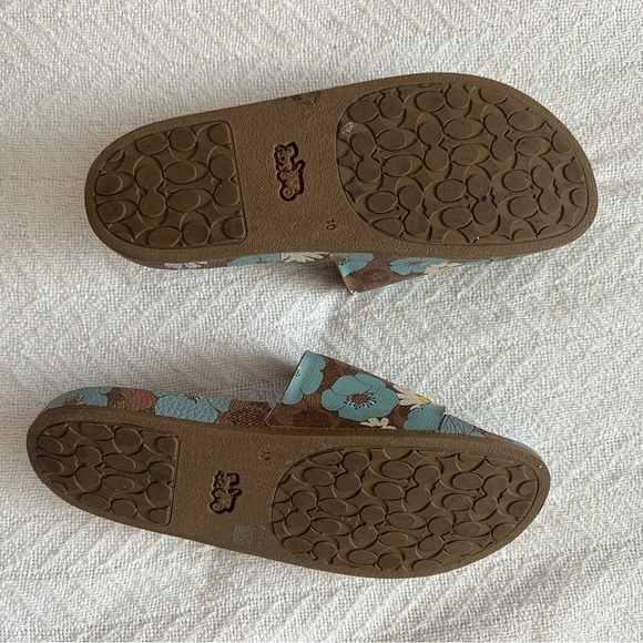 💙 COACH 💙 Udele Sig Floral Aqua Slide Sandals! - Picture 2 of 4